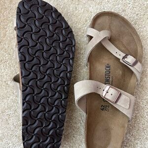 NWOT Birkenstock Women's Tan Sandals